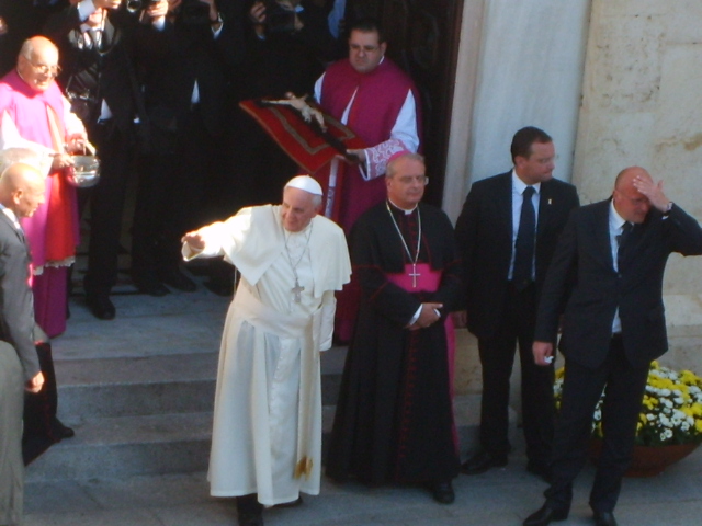 Campane a festa per la nomina dell’arcivescovo Miglio a&nbsp;cardinale.