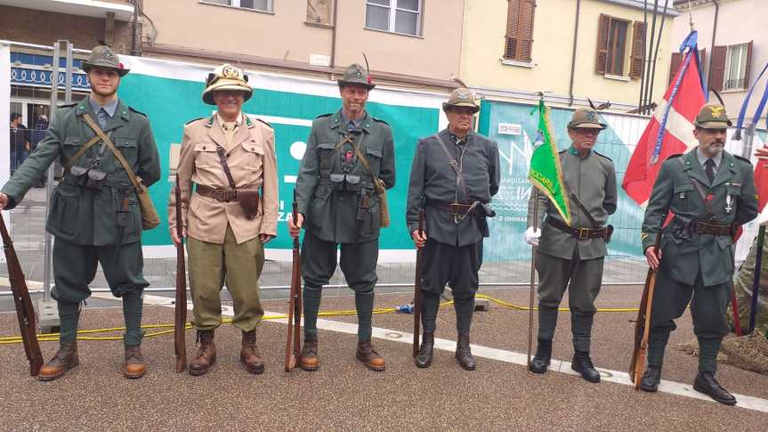 #attualità.  Tante le persone in attesa della Adunata di Domenica. Il racconto di Elena&nbsp;Fornara