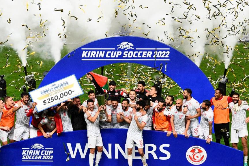 Terminata la kirin cup. La Tunisia festeggia la vittoria sventolando la bandiera palestinese. ( video&nbsp;)