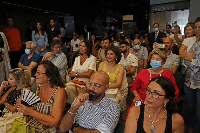 I libanesi scrittori e appassionati di letteratura dicono addio al loro luogo di ritrovo a&nbsp;Beirut.