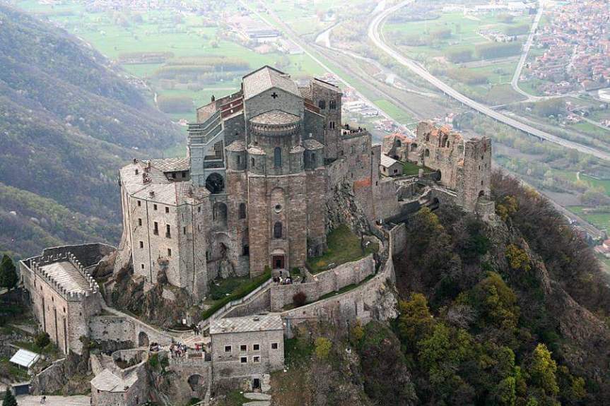 La Sacra di San Michele da mille anni simbolo del Piemonte, sia presto patrimonio Unesco. #dichiarazionedimagliano #salerno