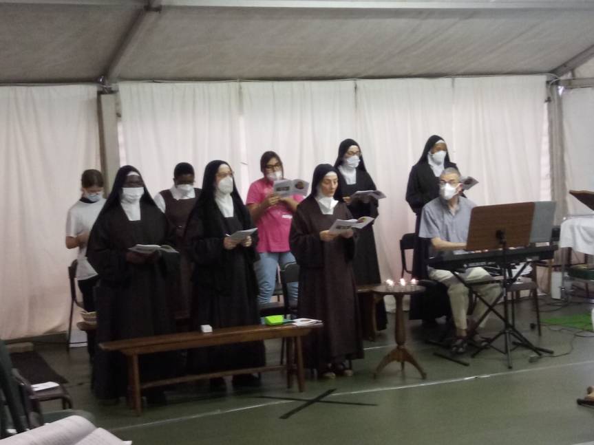 #storia&fede. Il Monastero Mater Carmelii di Biella Chiavazza si prepara alla grande festa di Sabato 16 luglio alle 18.30. Ieri la veglia di preghiera alle 20.45 ( fotogallery e&nbsp;video)