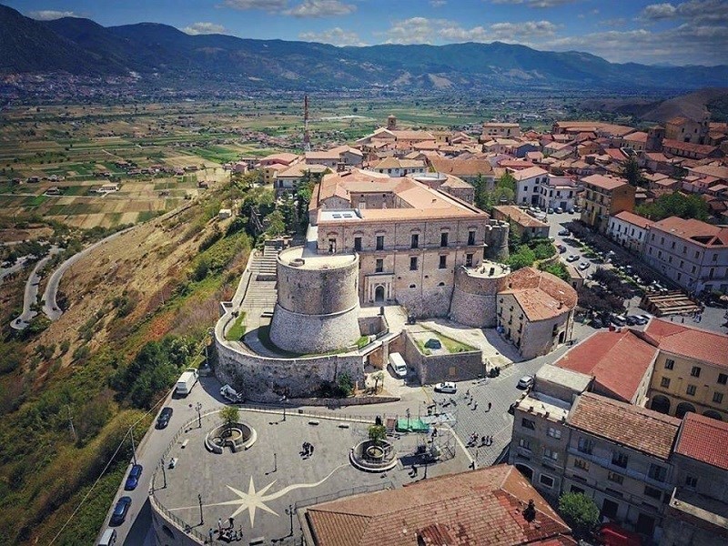 #storiaeturismo#Il Borgo di Teggiano in Campania scoperto da Vida&nbsp;Vialardi