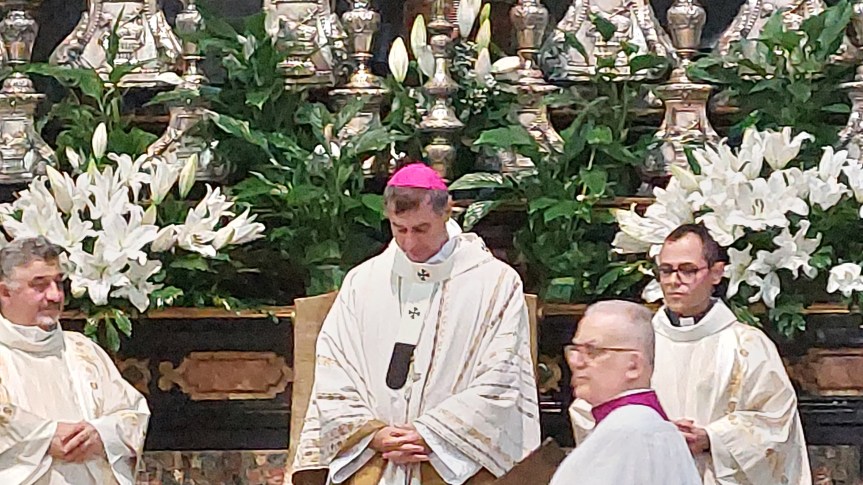 Sante Messe nei cimiteri cittadini per Ognissanti e commemorazione dei fedeli defunti per la Chiesa Cattolica&nbsp;Italiana.