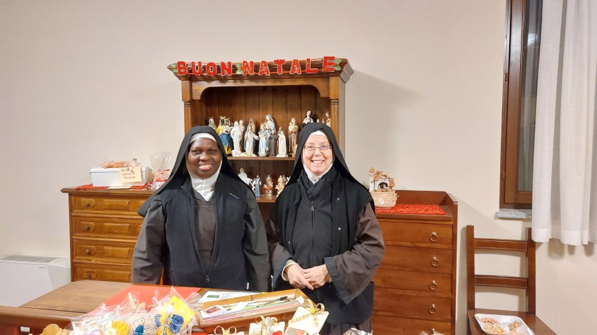 #storiedifede# 🎄🎄🎄 INIZIATIVE NATALIZIE ALLA CASA DEL MATER CARMELII DI CHIAVAZZA 🎄🎄🎄 ” UN DONO PER AIUTARE CHI HA BISOGNO&nbsp;“