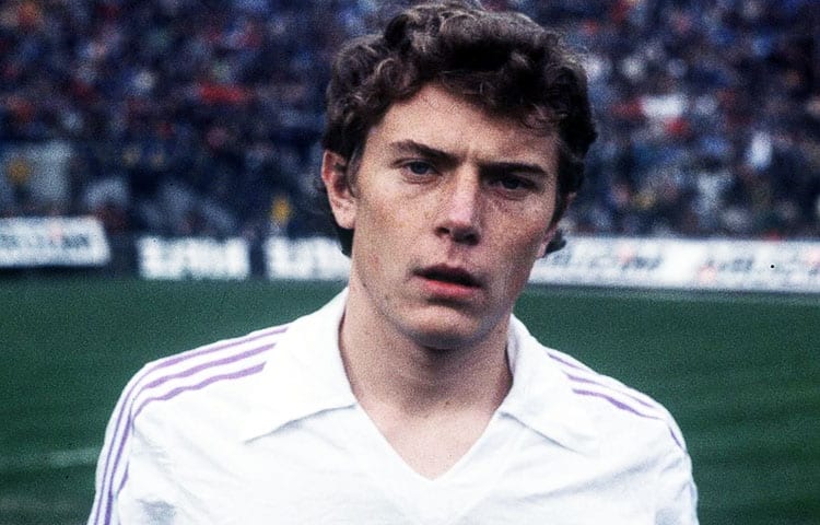 Ritratti Sportivi di Stefano Villa: EMILIO BUTRAGUEÑO E IL SANGUE BLANCO DEL&nbsp;BUITRE