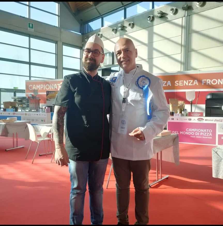 Nicolò Benna di Acqua Farina a Rimini al Concorso Mondiale della Pizza. Su 400 è arrivato al 50° posto. ❗️ video&nbsp;❗️