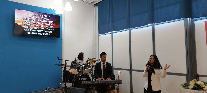 #cristianmusic. Il nostro membro dello staff di direzione bro John Lord Bautista ci presenta               cantata da                    e suonata da lui&nbsp;.