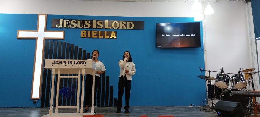#cristianmusic#spiritualrevival. Who You Say I am raccontata dal nostro bro.John Lord Bautista e cantata da Sister Jasmine e Sister Camelle della JesusisLordBiella .