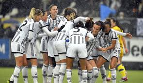 Le Juventus Women a Biella. Nel piccolo capoluogo piemontese la squadra femminile bianconera disputerà le partite di serie A e Champions&nbsp;League.