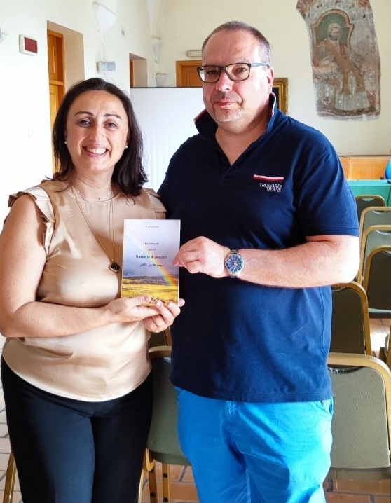 Il Poeta Luca Stecchi a Ischia consegna l’ opera  “Raccolta di Pensieri alla Biblioteca Comunale Antoniana di Ischia&nbsp;“.