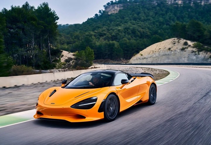 La Mclaren presenta la McLaren 705S a tutti noi. Ecco come è&nbsp;fatta