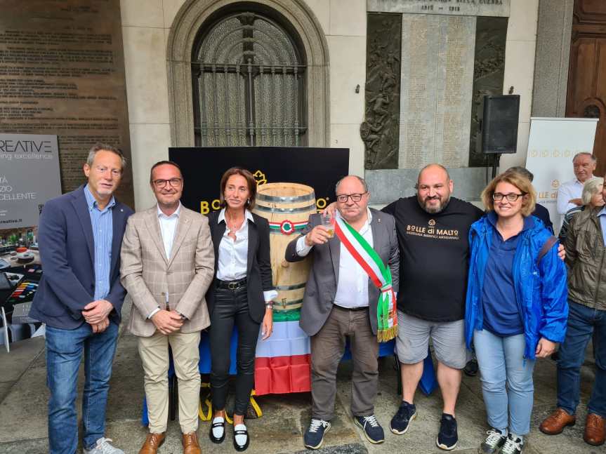 SPILLATA LA PRIMA BIRRA LUNEDÌ 28 AGOSTO DANDO IL VIA ALLA GRANDE MANIFESTAZIONE DI BOLLE DI MALTO ( DAL 31 AGOSTO A LUNEDÌ 4 SETTEMBRE) IN PIAZZA MARTIRI A&nbsp;BIELLA