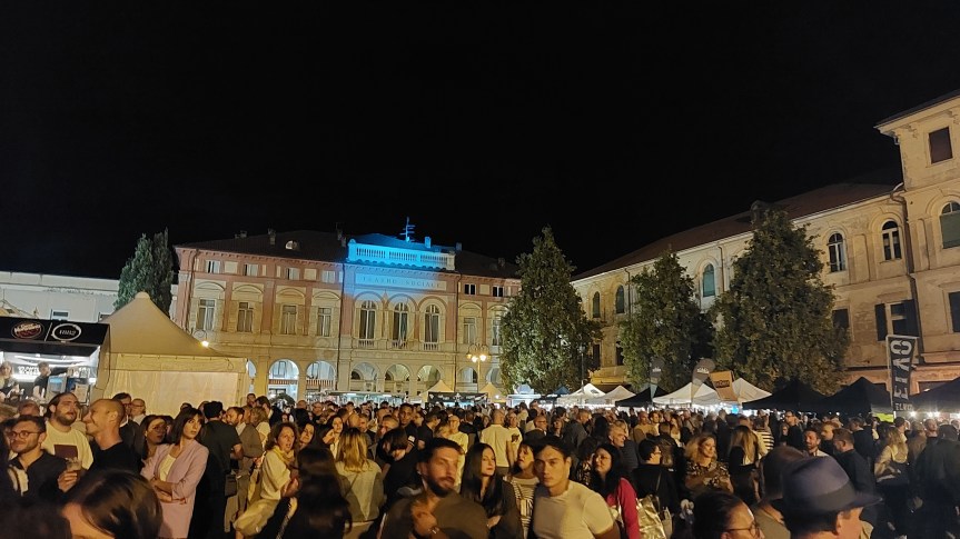 GRANDE SUCCESSO PER LA SECONDA GIORNATA DI BOLLE DI MALTO IERI SERA. OGGI I TORPEDO BLU , DANIEL GROFF, LE SCHEGGE SPARSE E L’ IMMANCABILE DJ SET ANIMERANNO LA&nbsp;SERATA