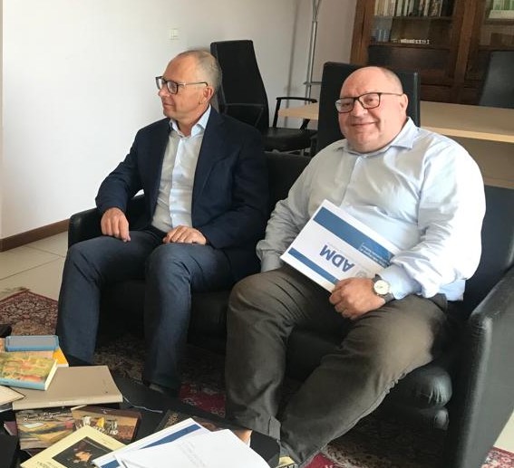 Ufficio delle Dogane anche a Biella . Il sindaco di Biella Claudio Corradino e il suo assessore Davide Zappalà incontrano il direttore del sito&nbsp;biellese