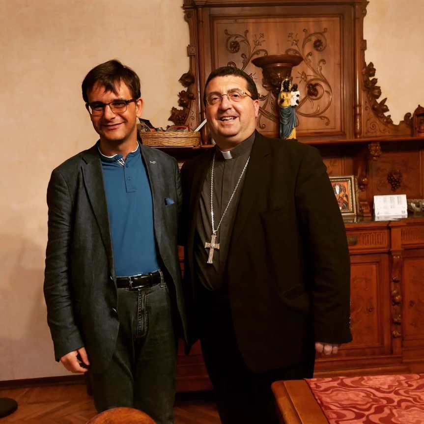 CARO VESCOVO ROBERTO TI SCRIVO: 5 ANNI DI EPISCOPATO. GRAZIE PER QUANTO&nbsp;FAI