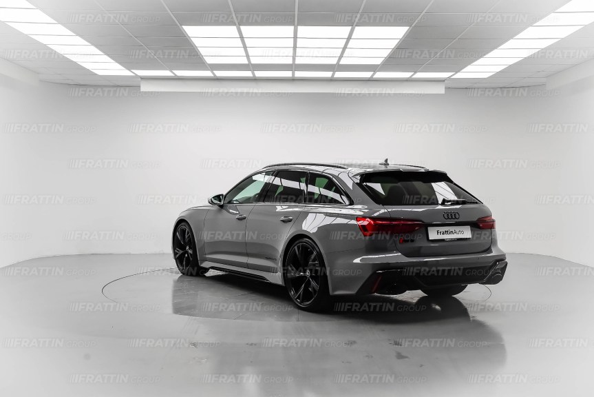 L’Audi Legacy RS6 si presenta agli appassionati di motori. Traslate&nbsp;english