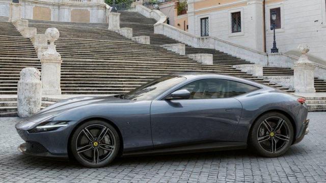#motori# La Ferrari Roma una macchina da guidare senza limiti di tempo. Tra eleganza ed eccellenza a soli €&nbsp;217.001