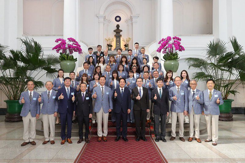 #moda# The vice president of Taiwan met with “Representatives of the Customized Clothing Industry Club of the Republic of China participating in the 39th World Federation of Master Tailors in 2023″November 6. 2023/Il vicepresidente di Taiwan ha incontrato i “Rappresentanti del Club dell’industria dell’abbigliamento personalizzato della Repubblica di Cina che partecipa alla 39a Federazione mondiale dei maestri sarti nel 2023″6 novembre&nbsp;2023