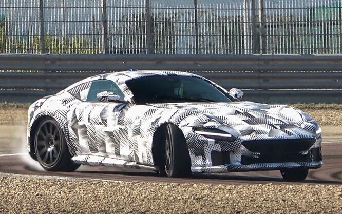 Il nuovo modello Ferrari si firma Ferrari GT V12. Pronta nel&nbsp;2024