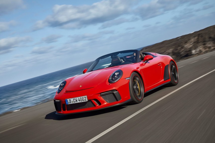 LA PORSCHE PER NATALE VI INVITA A PROVARE L’ AUTO PIÙ BELLA DEL MONDO: LA SPEEDSTER. A PARTIRE DA 277.384 euro277.384 È&nbsp;VOSTRA.