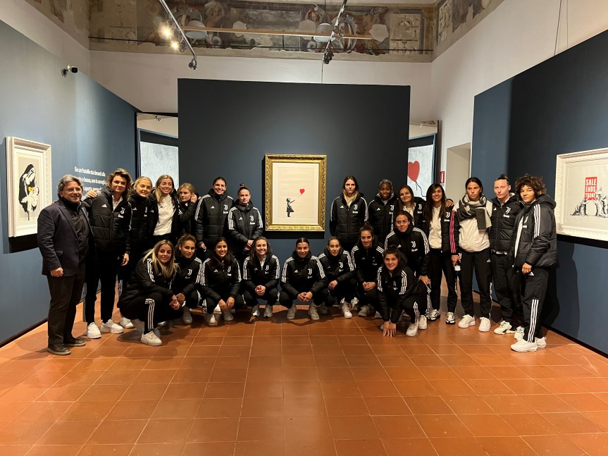 Le atlete della Juventus Women in visita alla mostra BANKSY, JAGO, TVBOYE ALTRE STORIE CONTROCORRENTEPresenti alla serata anche cento calciatrici&nbsp;biellesi