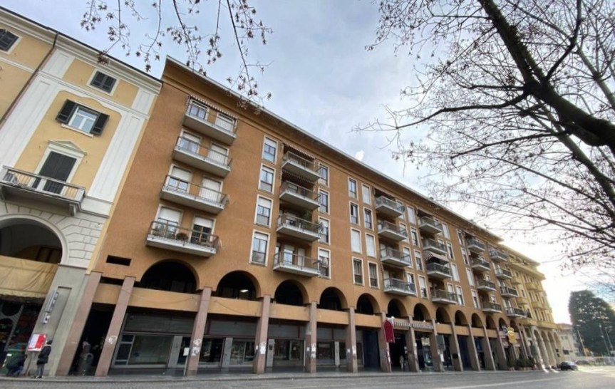 Temporanea sospensione della circolazione in Piazza Vittorio Veneto da lunedì   18 marzo a mercoledì 18 settembre. Comunicato Stampa . Si ringrazia per la foto l’agenzia Mosca&nbsp;Immobiliare.