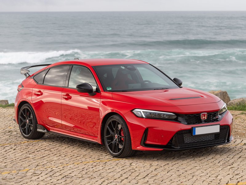 Oggi la Honda Civic Type R.  Un binomio tra motori e&nbsp;sport