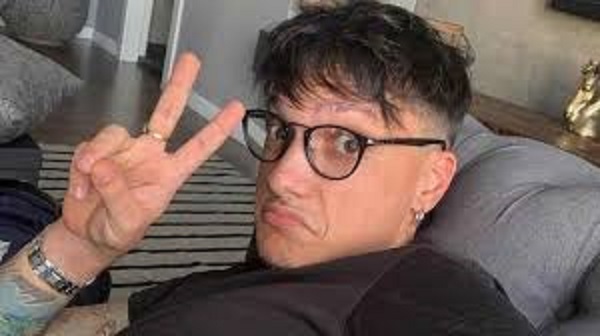 IL BOOMER, IL CANTANTE E I GIOVANI.&nbsp;(2^)