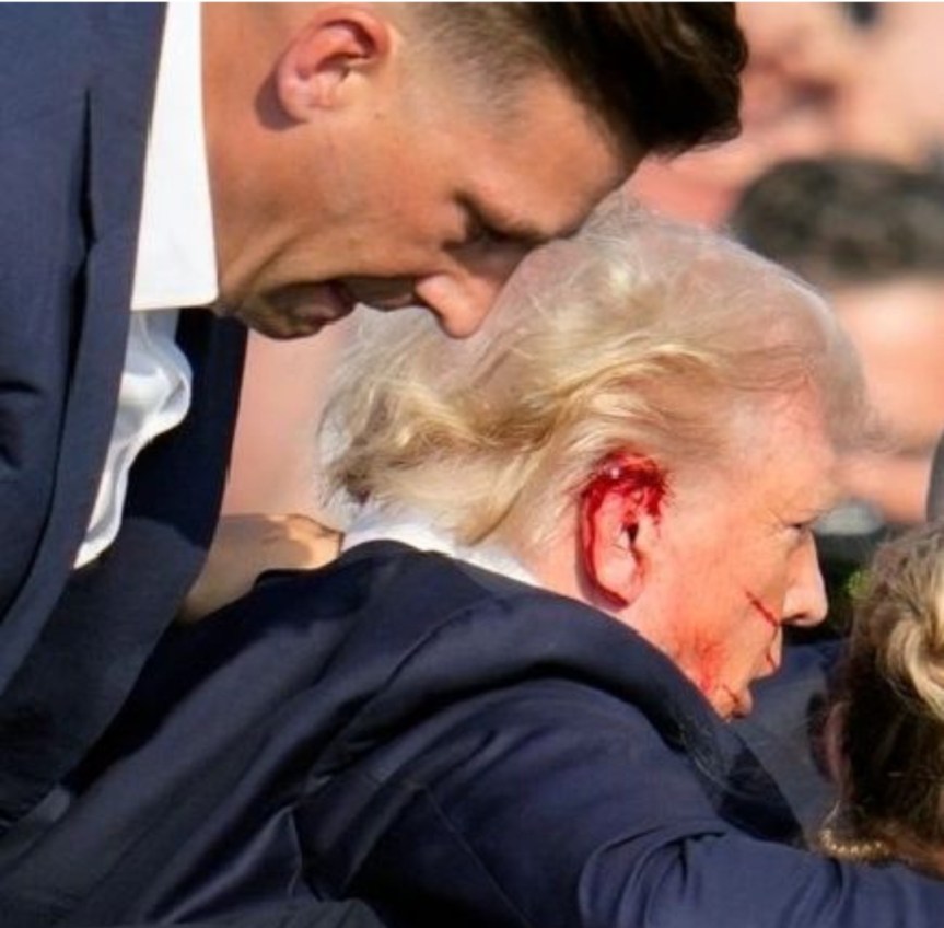 Trump ferito durante&nbsp; un comizio . Solidarietà di&nbsp;Biden