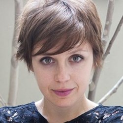 Valentina Farinaccio, giornalista che farà un reading intitolato ” Odio l’estate”. venerdì 6 settembre in biblioteca civica alle ore&nbsp;18.00.