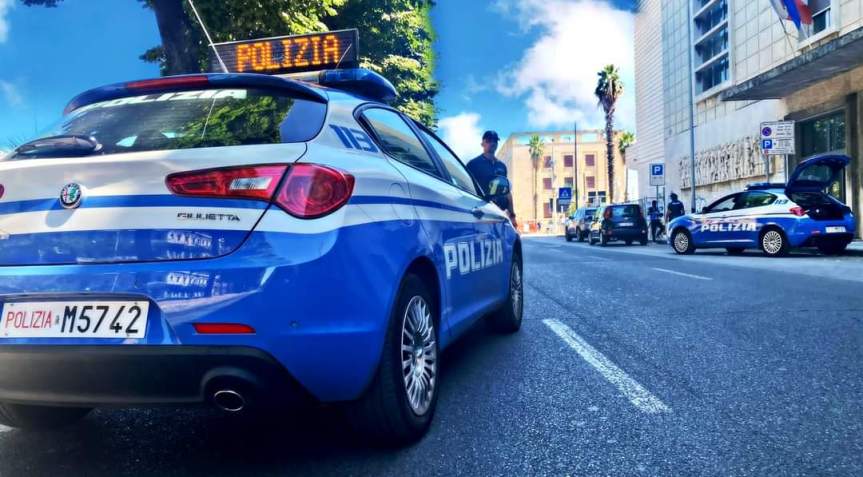 CONTROLLO DEL TERRITORIO. IN UN NEGOZIO DEL CENTRO RUBATI PROFUMI PER UN VALORE DI CIRCA 1.200 EURO. LA POLIZIA DI STATO SOTTOPONE A FERMO DI INDIZIATO DI DELITTO TRE SOGGETTI DI NAZIONALITÀ&nbsp;GEORGIANA
