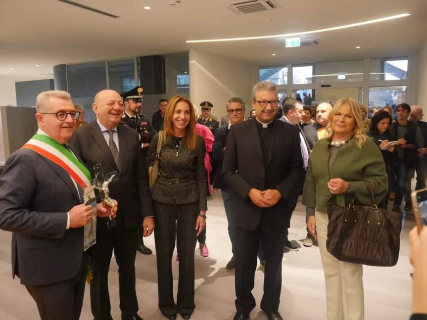Inaugurati gli uffici comunali di Cossato alla presenza del Sindaco Moggio del Ministro Pichetto del Prefetto e del Vicepresidente della Regione Piemonte Chiorino e di altre autorità civili e&nbsp;religiose