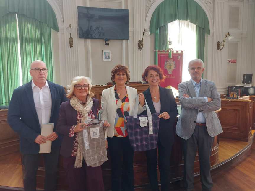 Presentato il progetto Shopper3.000 borse che uniscono i valori della tradizione, dell’innovazione tecnologica, della sostenibilità e&nbsp;dell’inclusione