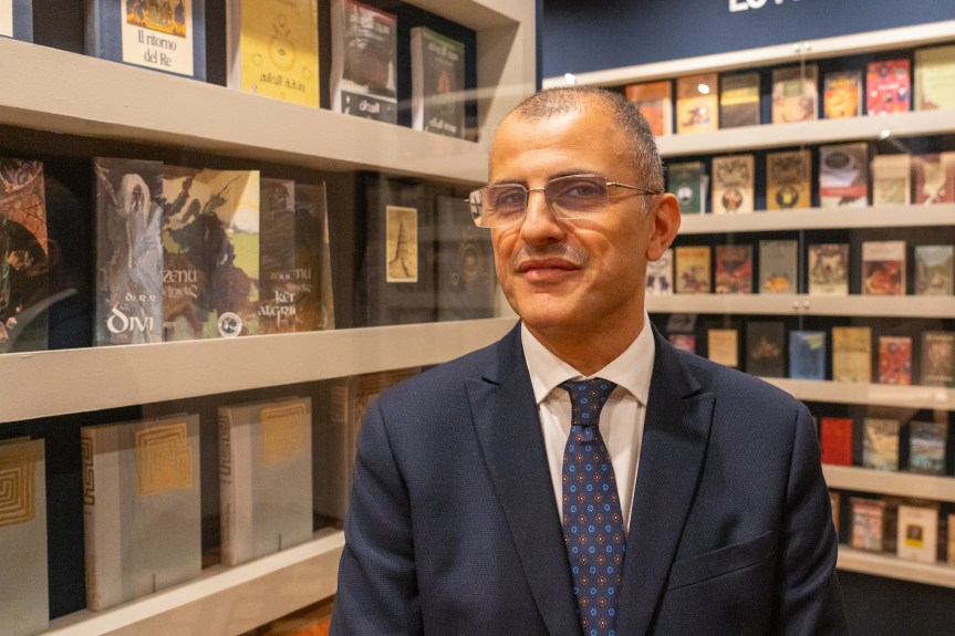 Dal 19 ottobre 2024 al 16 febbraio 2025 alla Reggia di Venaria.Per i settant’anni dalla pubblicazione de Il Signore degli Anellie dopo lo straordinario successo di Roma e Napoli arriva alla Reggia di Venaria la grande mostra che omaggia il celebre&nbsp;scrittore