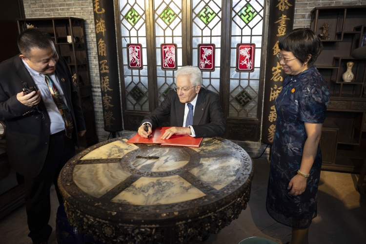 Mattarella conclude la visita in Cina a Canton dove dialogherà con un gruppo imprenditoriale&nbsp;italiano.