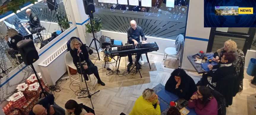 Grande successo la serata che si sta tenendo al Caffè Galleria to Mich tra musica & diverse novità con prelibatezze di alta&nbsp;qualità.