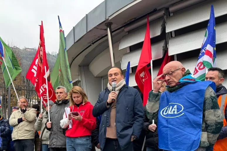 L’azienda Diaogeo chiude i battenti. Tra scioperi giustificati dei 350 dipendenti il Presidente della Regione Piemonte interviene invocando l’aiuto del Governo nella persona di&nbsp;Urso.