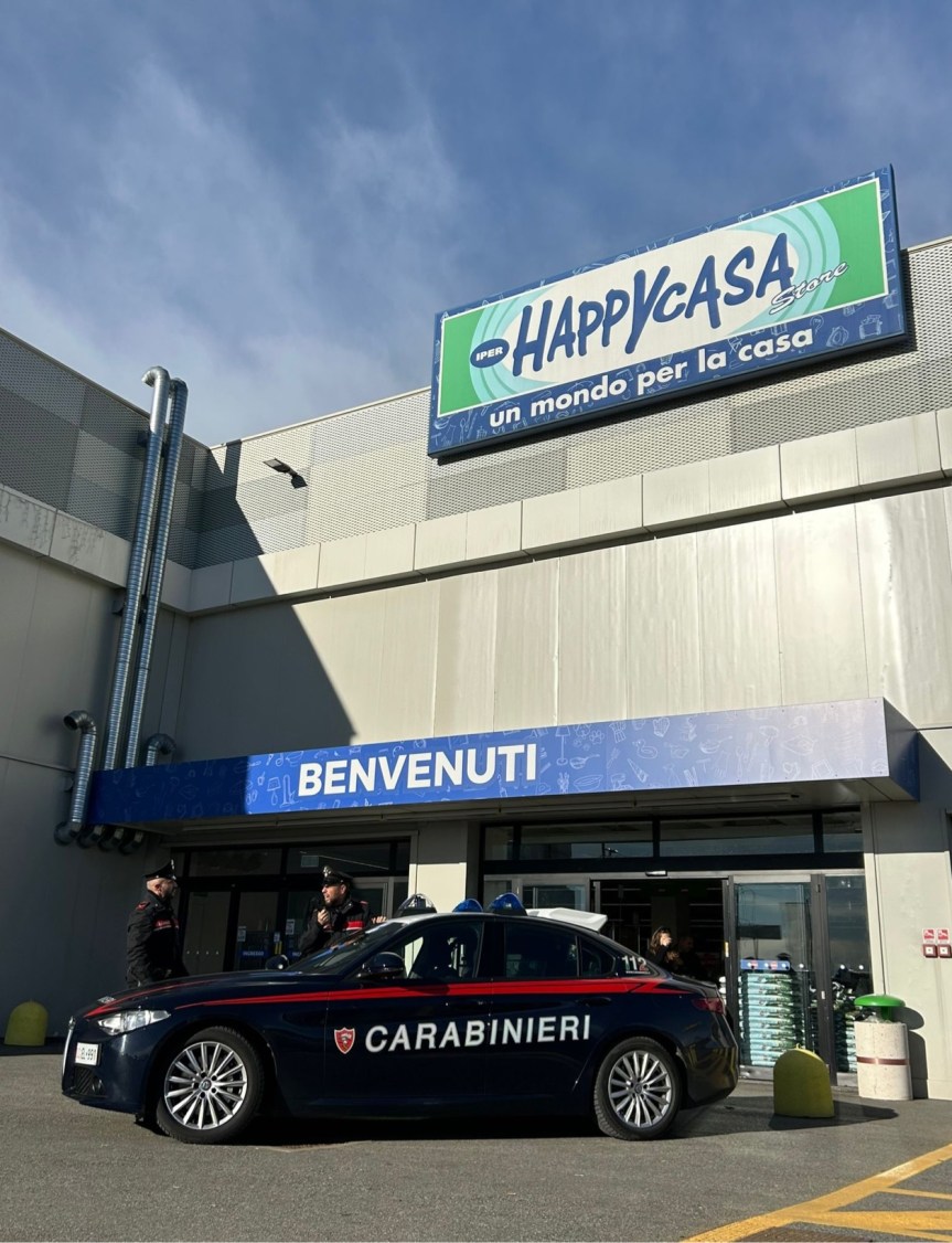 Una domenica di shopping finita male. Furto ad&nbsp;HappyCasa
