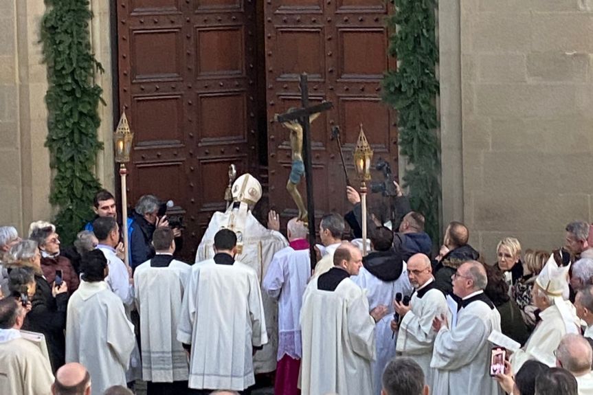 Anche nella Diocesi di Fiesole in Toscana si è aperto l’anno Giubilare con la Porta Santa . Qui vi è anche l’ Abate Generale dei&nbsp;Vallombrosani