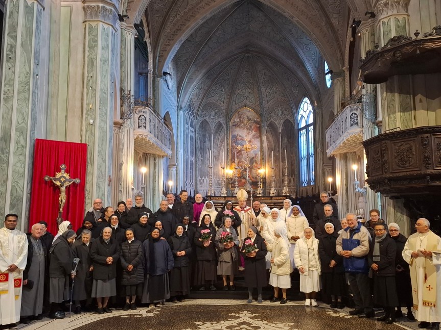 CONSACRATI IN FESTA . DOMENICA 2 FEBBRAIO CON IL VESCOVO DI BIELLA MONSIGNOR ROBERTO&nbsp;FARINELLA