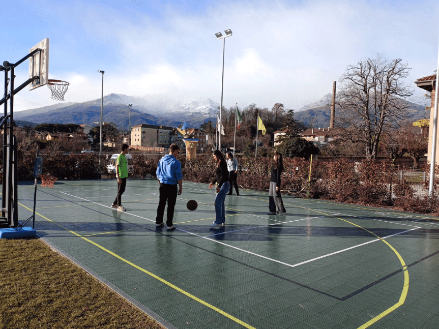 Banca del Tempo Sociale – Legami Oltre le Differenze, tra condivisione e accoglienza Prosegue con successo il terzo anno del progetto pensato per gli studenti delle superiori, nato dalla collaborazione tra la Provincia di Biella e l’Impresa Sociale i Bambini delle&nbsp;Fate.