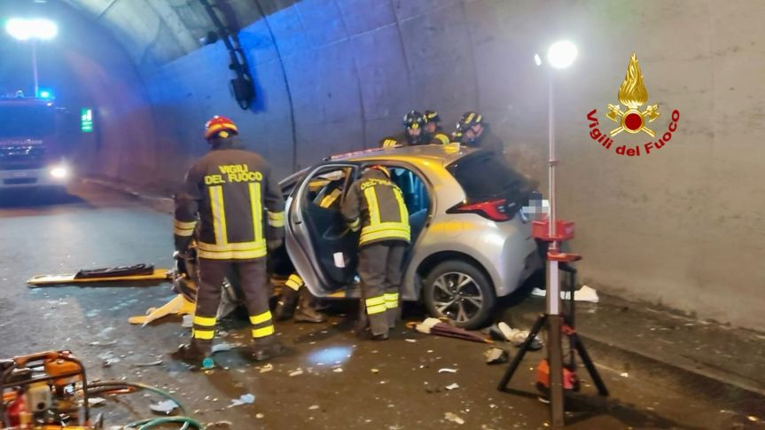 *Valle San Nicolao, incidente stradale, intervengono i Vigili del&nbsp;fuoco*