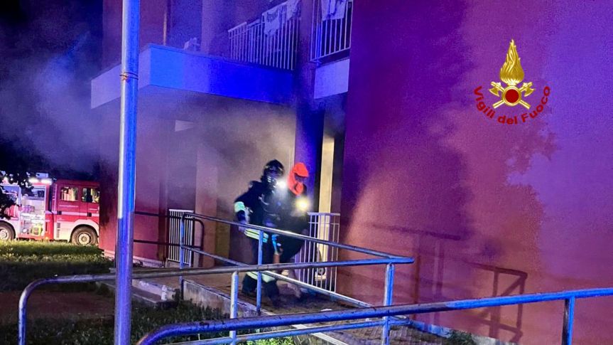 *Incendio scantinato, intervengono i Vigili del&nbsp;fuoco*