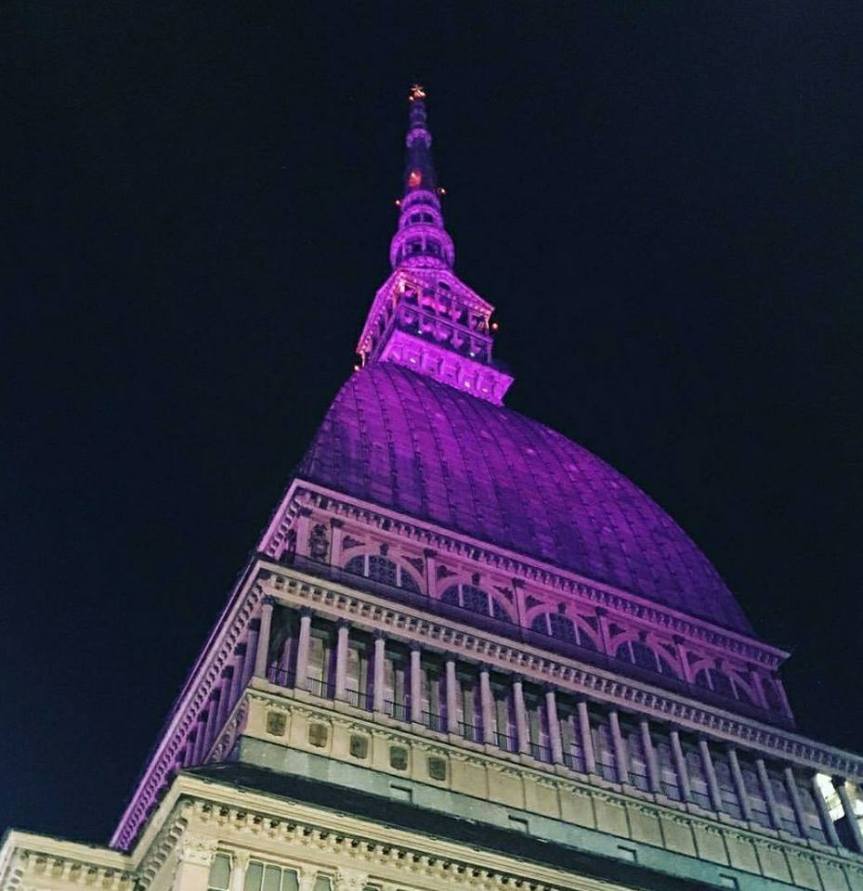 La Mole Antonelliana venerdì 30 gennaio si illumina di viola . Ecco&nbsp;perché