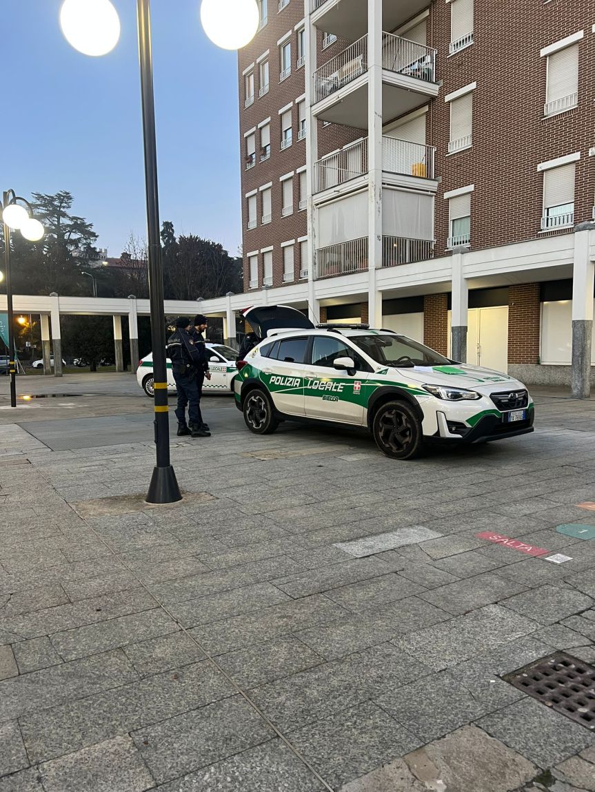 Continuano i controlli nei parchi cittadini e nella zone sensibili della città.La Polizia Locale presidia il territorio con l’unità&nbsp;cinofila.