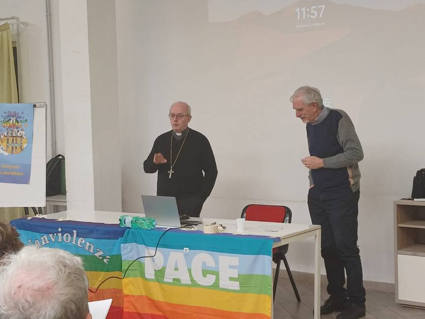 FOGGIA: OTTIMI RISCONTRI PER LA PRIMA ASSEMBLEA DEL COORDINAMENTO CAPITANATA PER LA PACESono intervenuti Pia Marcolivio, padre Franco Moscone, Vescovo della diocesi di Manfredonia, F. Vignarca, Giuseppe La Porta; Michele Paglia, e i rappresentanti del Monastero della Pace Tibetano di San Marco La Catola.articolo di Carmen&nbsp;Piccirillo
