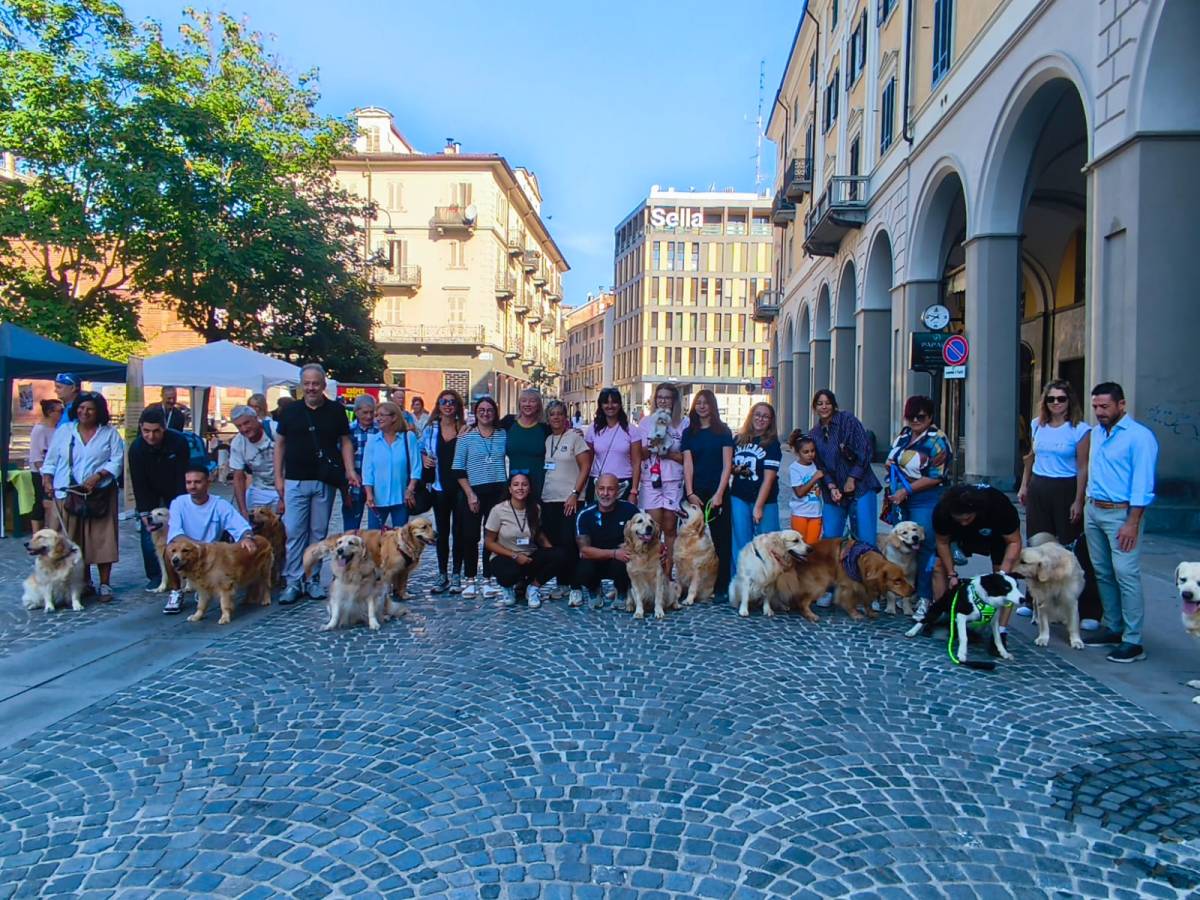 Una grande giornata in piazza Vittorio Veneto a Biella. Video con Monia presidente della Banda dei Pelosi di Riccardo&nbsp;Tosi