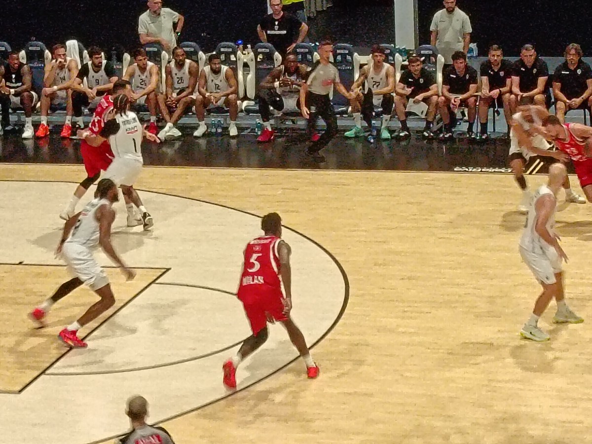 Grande basket al Biella Forum: 2.100 spettatori per Olimpia&nbsp;Milano-PAOK