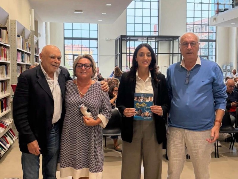 COMUNICATO STAMPAPresentata la stagione teatrale Biella in Scena 2026/2027Una nuova rassegna che rinnova e consolida il rapporto tra teatro, città e&nbsp;pubblico